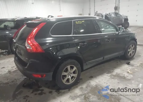 2011 Volvo Xc60 3.2/3.2 R-Design z USA, uszkodzony, nr VIN YV4952DZ9B2165479